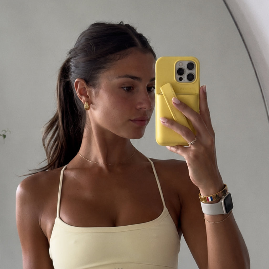 Elena R.